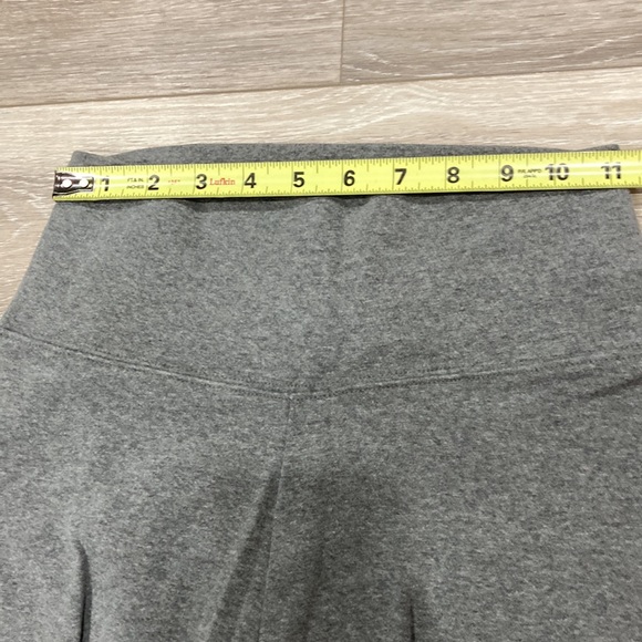 Simply Vera Vera Wang Soft Stretchy Grey Casual Leggings Medium - Picture 5 of 7